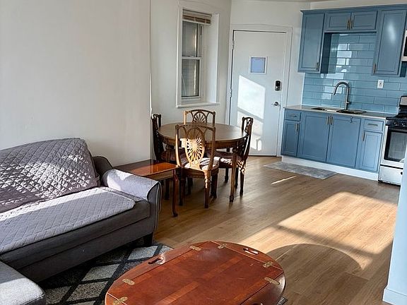 4th image of 2138 N Keeler Ave #1