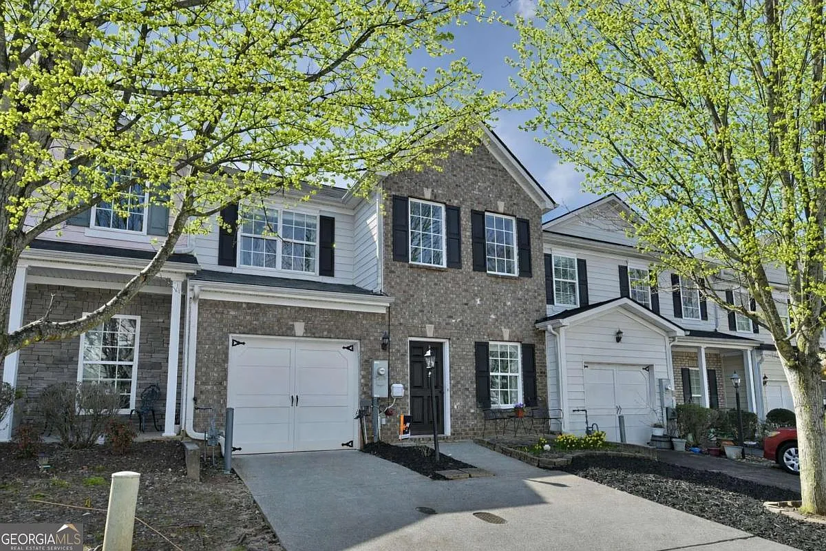 151 Spring Way Sq photo 1