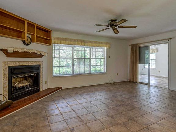 4th image of 2698 Robin Hood Ln