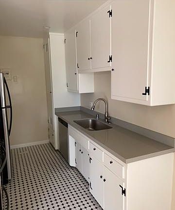 4th image of 923 2nd St #C