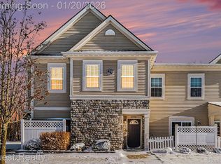 25998 Maritime Cir S, Harrison Township, MI 48045