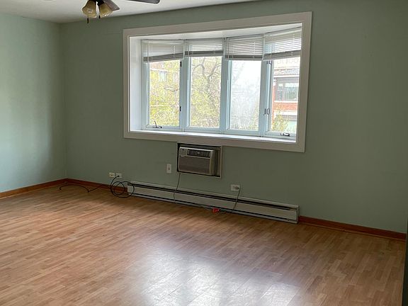 2nd image of 5920 N Kenmore Ave APT 415