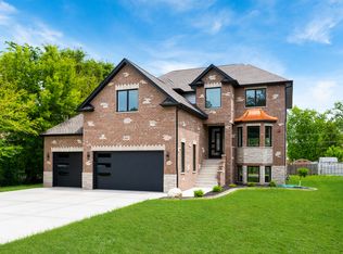 10441 S 83rd Ave, Palos Hills, IL 60465