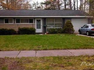 1914 Shawnee St, Traverse City, MI 49686