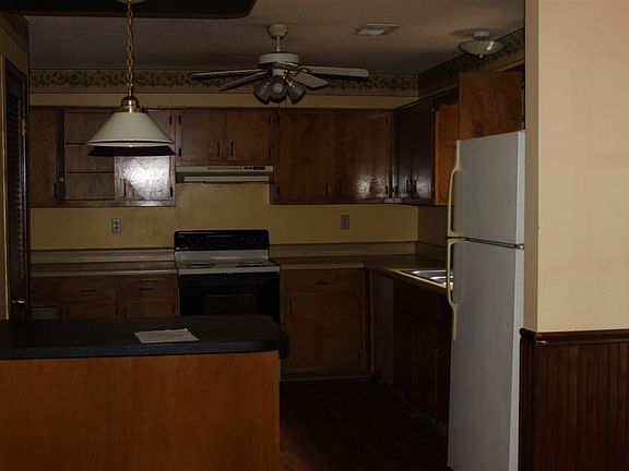5th image of 32 Hilldale Cv