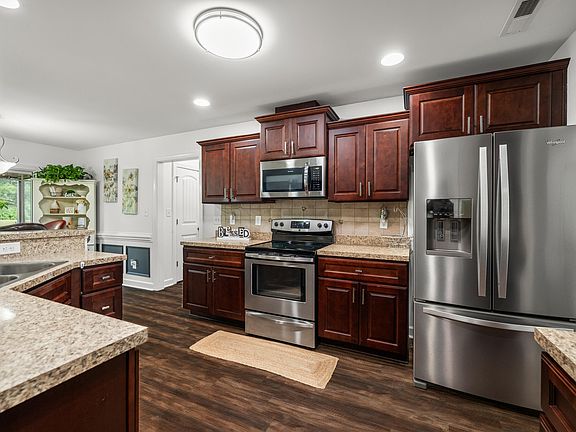 4th image of 84 Langdon Farms Dr