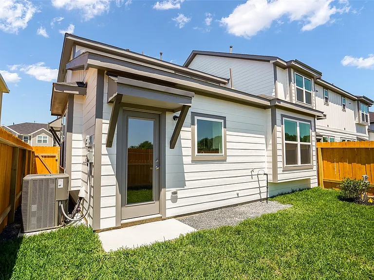 27935 Western Creek Ct — Photo 13