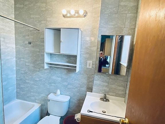 2nd image of 3022 41st St #2A