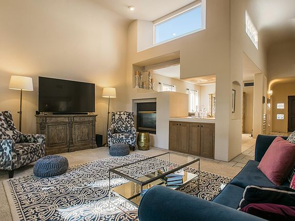 4th image of 10412 Royal Troon NE