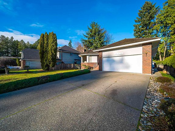 2nd image of 4837 8a Ave