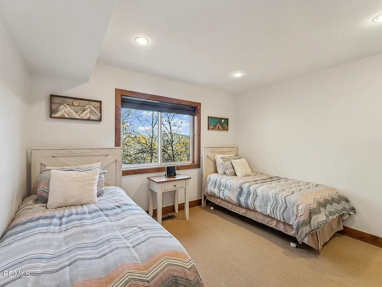 7240 Buckboard Dr — Photo 22