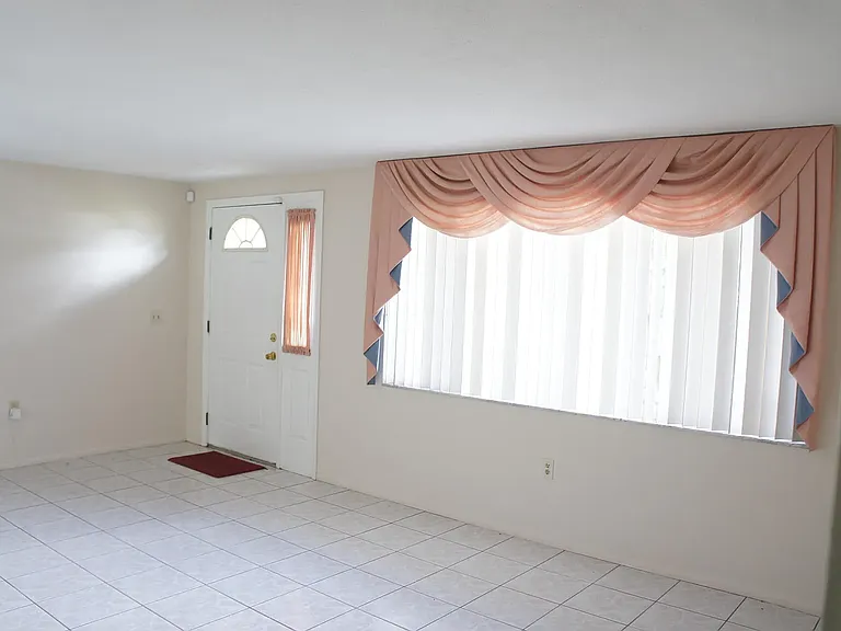 7608 Camelot Rd — Photo 4