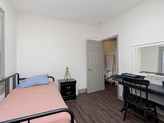 4th image of 2246 Nowland Ave