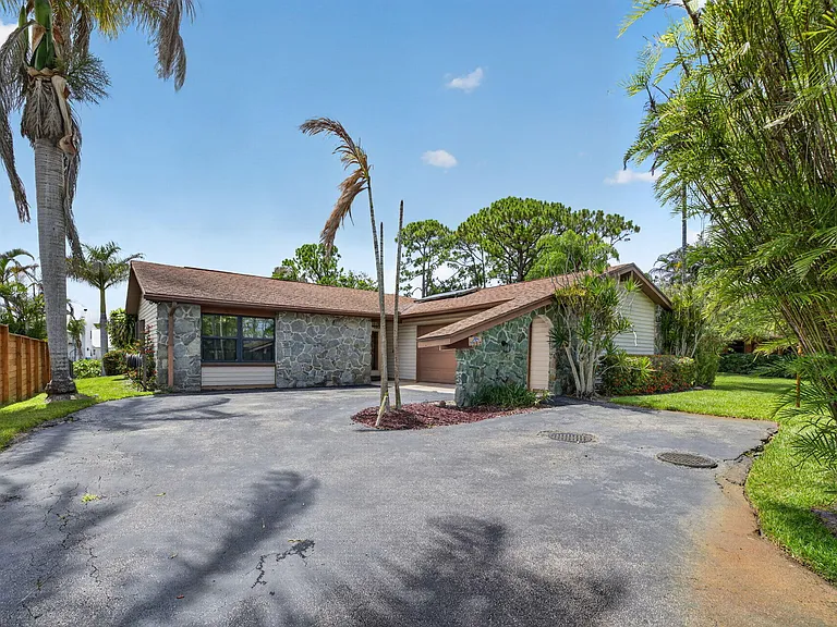 1362 SW Knollwood Dr — Photo 40