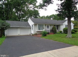 141 Crest Ave, Hamilton, NJ 08690
