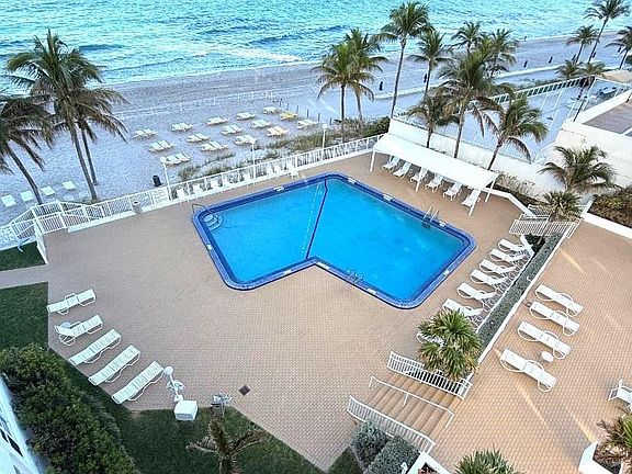 2nd image of 4010 Galt Ocean Dr APT 505