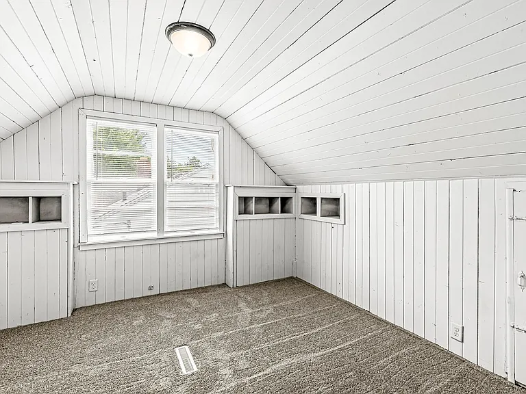 446 S Sheridan St — Photo 12