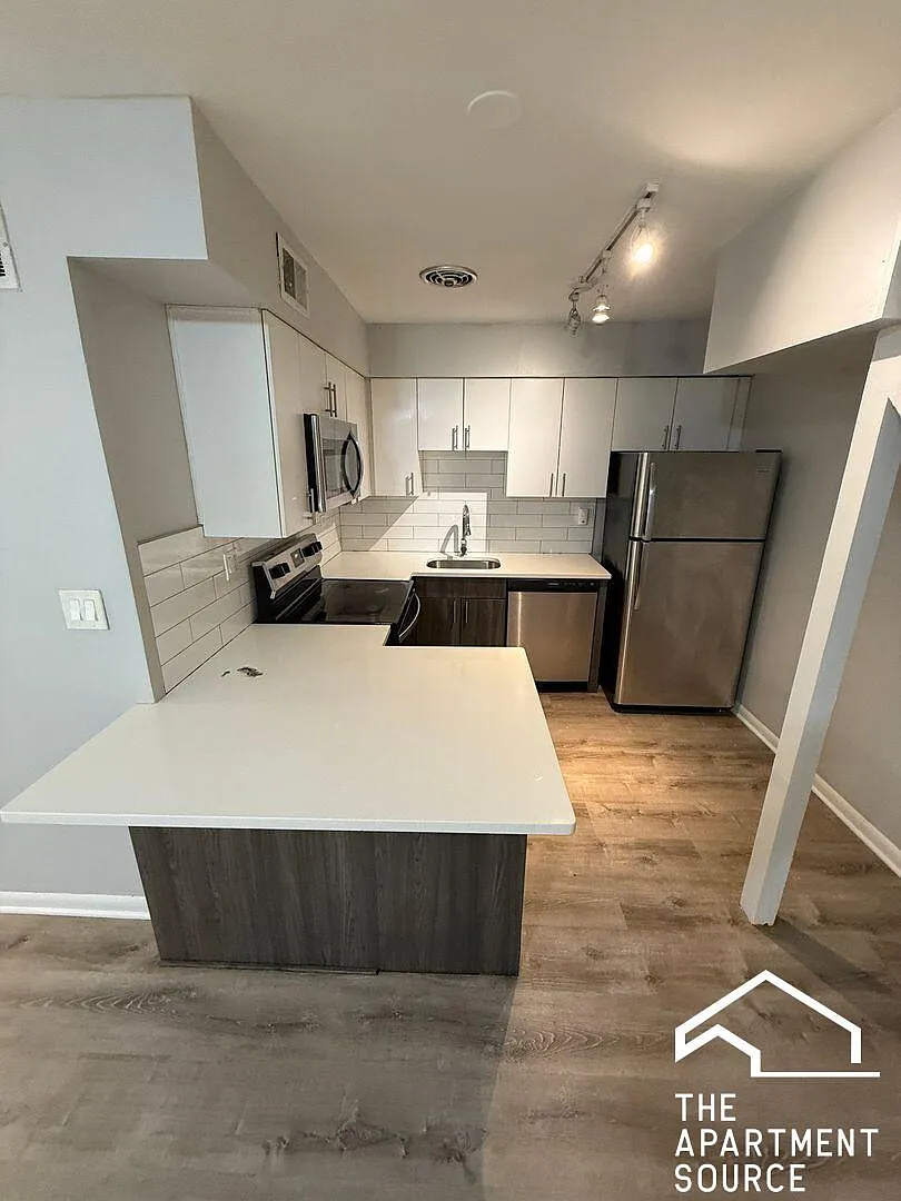 2 bed, 1.5 bath, 1000 sqft, $2,500 — Photo 1