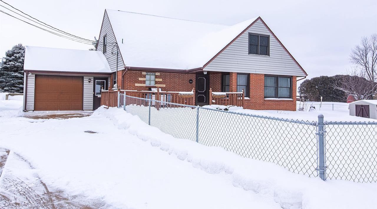 565 West Main St, Dickeyville, WI 53808 Zillow