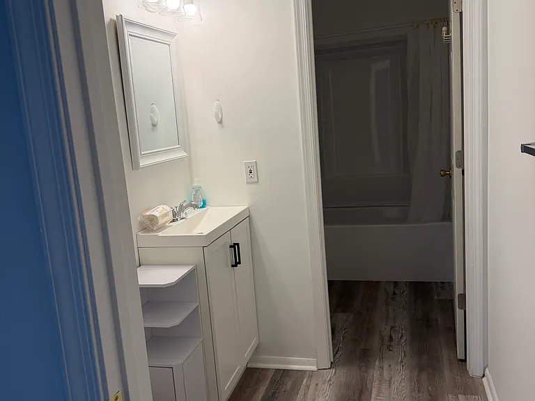 1022 Kenton Ave — Photo 6