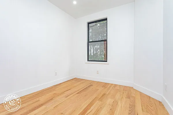 Rented by MySpaceNYC | media 9