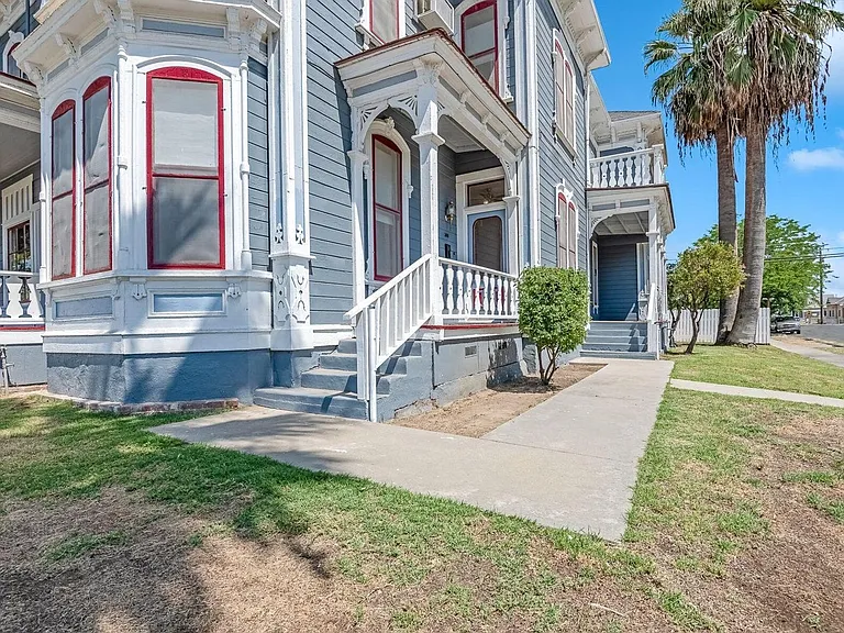 500 N Harris St — Photo 2