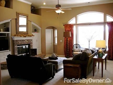 2nd image of 537 Sherwood Ct