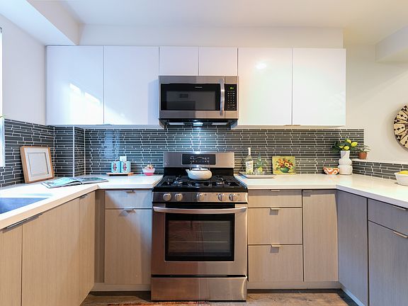 3rd image of 753 Lillian Way APT 5