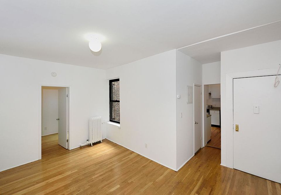 1st image of 240 W 15th St APT 20
