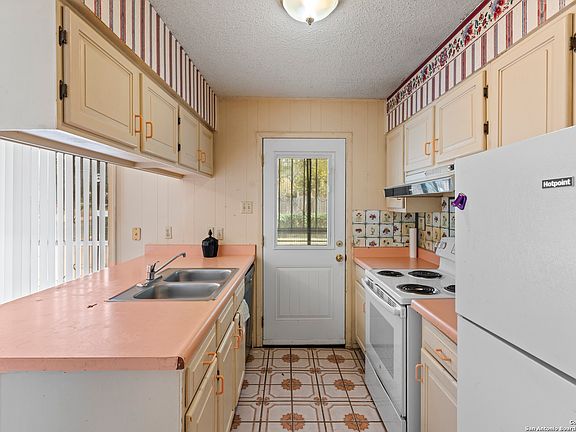 2nd image of 3602 Bremen Ave