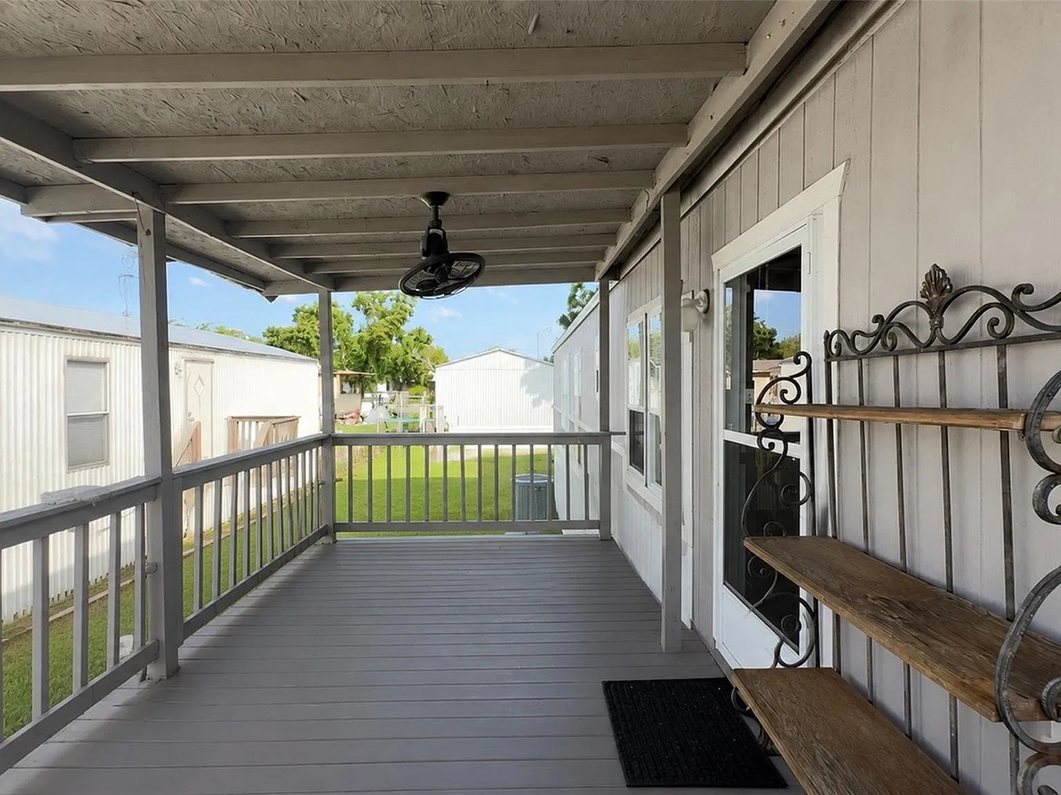 3 bed, 2.0 bath, 1216 sqft, $1,800 — Photo 3