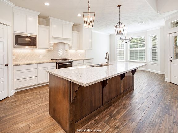 5th image of 4260 Rock Bend Dr