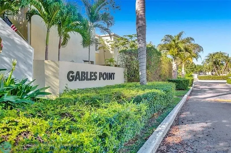 2 bed, 2.5 bath, 1000 sqft, $2,800 — Photo 2