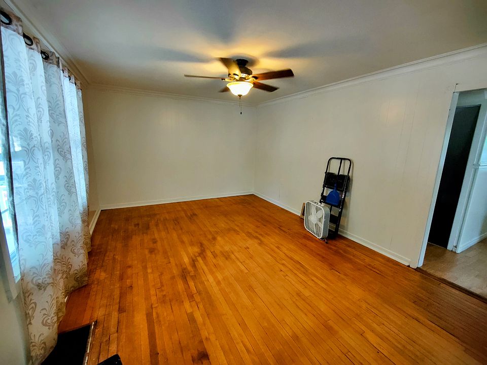1st image of 389 Mitton St S