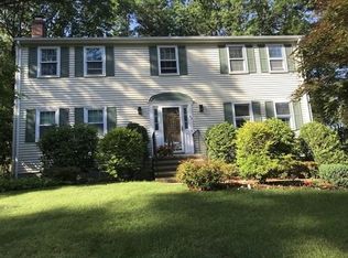 32 Carriage Ln, Walpole, MA 02081