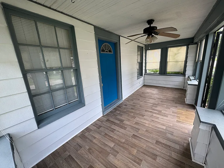 1057 Green St — Photo 13