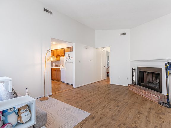 4th image of 1238 Hollowbrook Dr
