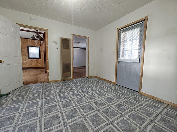 4th image of 810 E Washington St