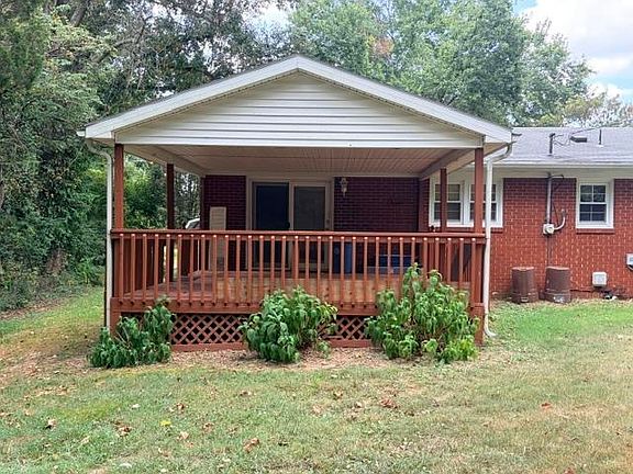 5th image of 610 Mockingbird Ave