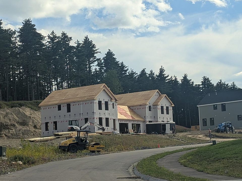 1st image of 18 A Windsor Lane #70