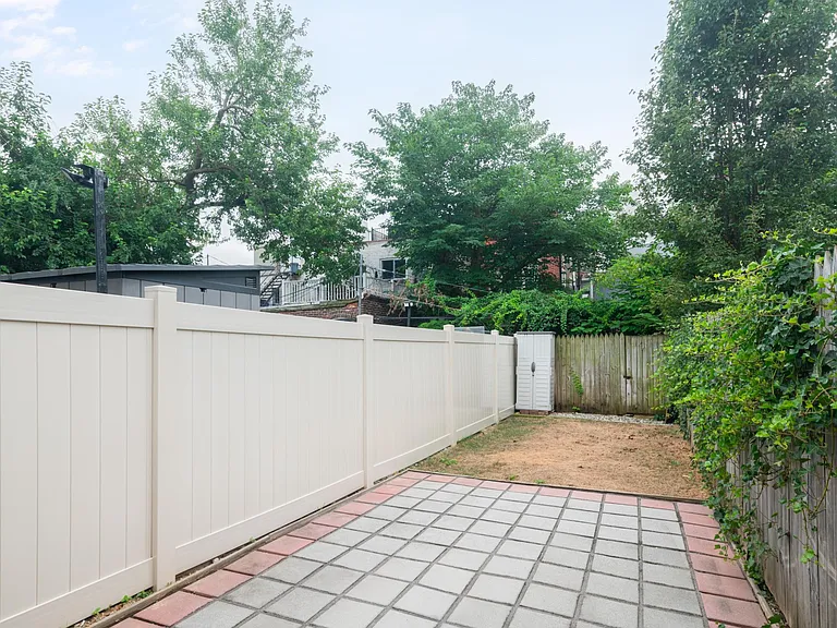 2820 W Stiles St — Photo 12