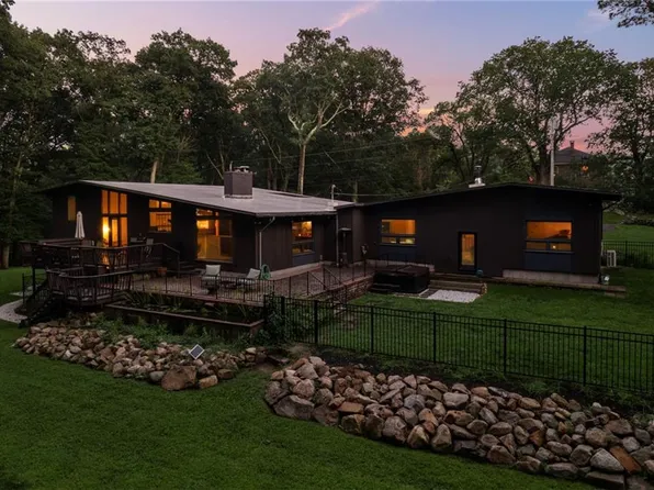 775 Major Potter Rd, East Greenwich, RI 02818