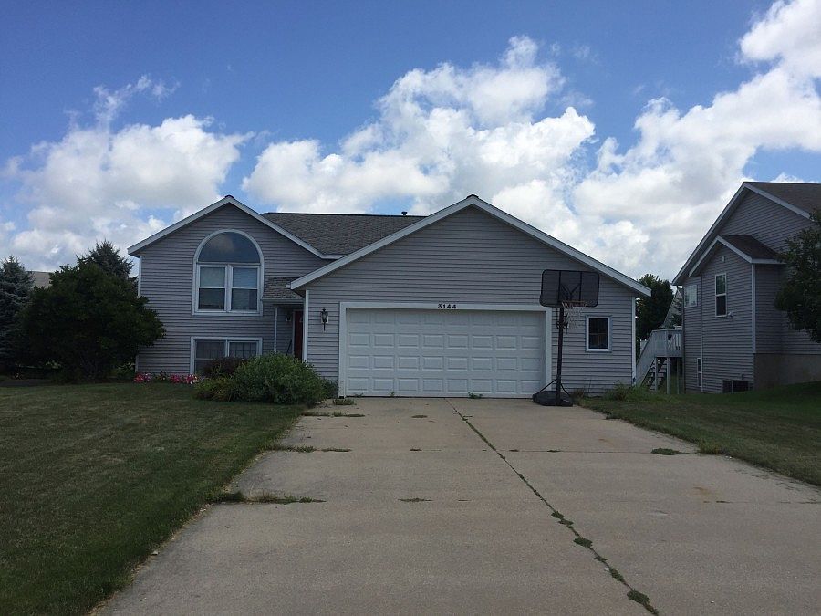 1st image of 3144 Crestbrooke Dr