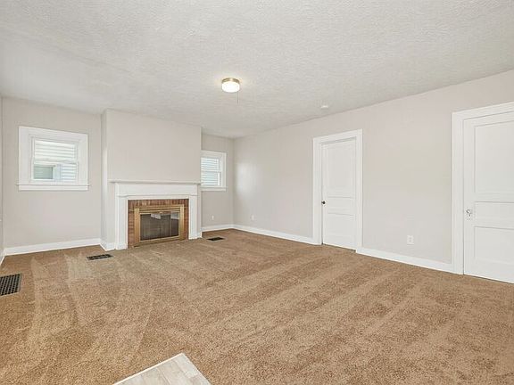 4th image of 2011 S Limestone St