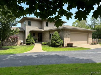7049 Potter Rd, Derby, NY, 14047