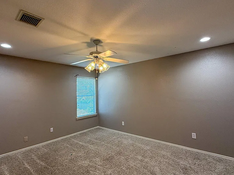 7319 Mountain Valley Dr — Photo 20