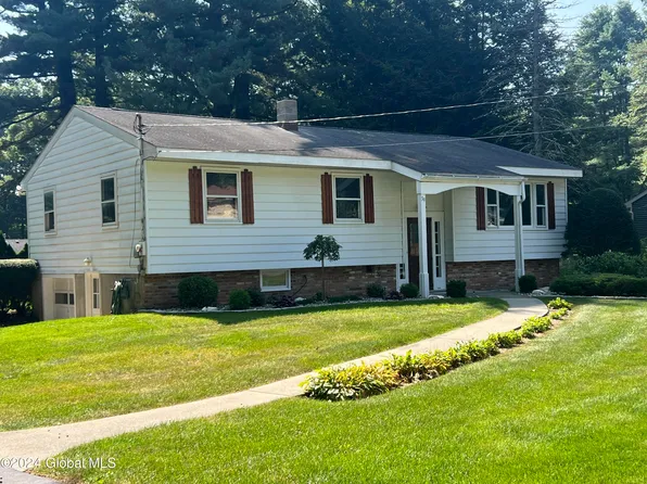 39 Collamer Drive, Malta, NY 12020