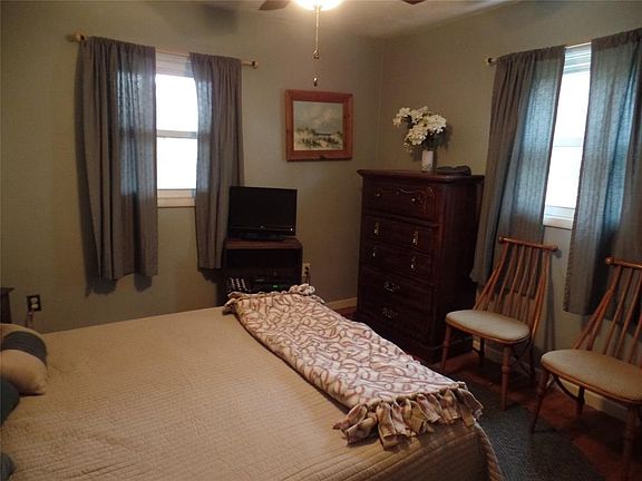 5th image of 14 Delavan Ave
