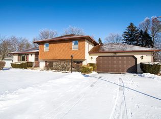 12N235 Hilltop Rd, Elgin, IL 60124