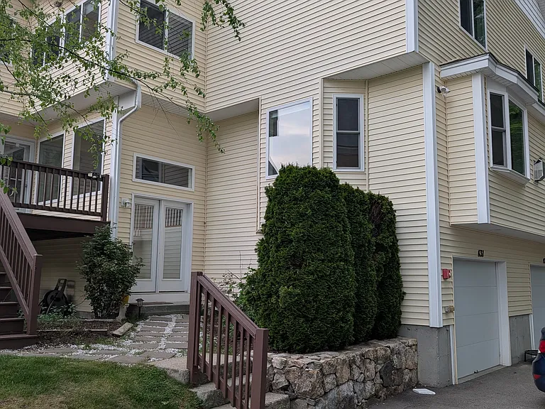 131 America Blvd — Photo 2
